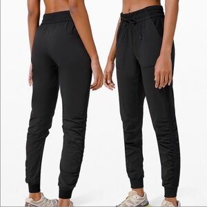NWOT Lululemon Beyond The Studio Jogger Black Size:4